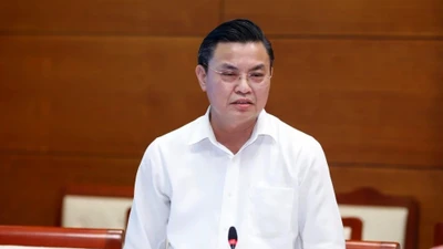 Khởi tố ông Hoàng Văn Thức và 10 bị can sai phạm về quan trắc môi trường