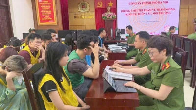 Bắt giữ 187 người lừa đảo 'kỳ nghỉ', tạm giữ 7 ô tô, 10 sổ đỏ, nhiều tiền và sổ tiết kiệm