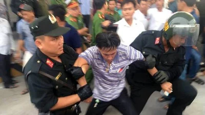 Hai người bị tạm giữ tại BOT Cai Lậy đã ra về