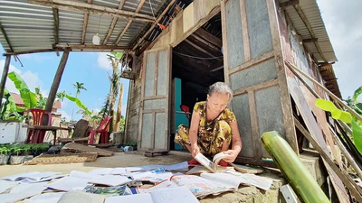 Những căn nhà chực đổ bên dòng Vu Gia