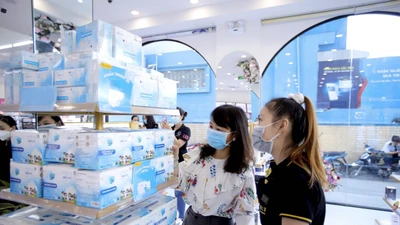 AB Beauty World ‘tung’ khẩu trang chuẩn EU giá 20-50K/hộp ​