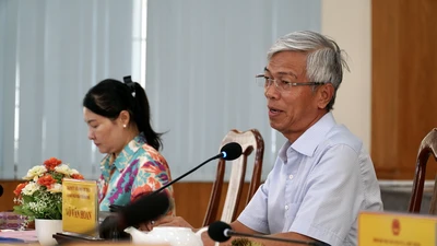 Xây dựng đội ngũ cán bộ huyện Cần Giờ để phục vụ một đô thị lớn