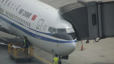 Máy bay của hãng hàng không quốc tế Trung Quốc Air China tại sân bay thủ đô Bắc Kinh. Ảnh: REUTERS 