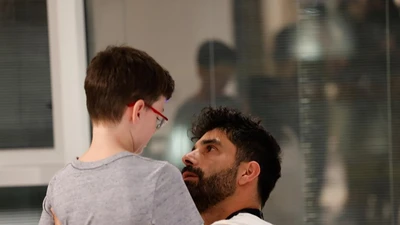 VIDEO: Xúc động cảnh các con tin được Hamas thả đoàn tụ người thân 