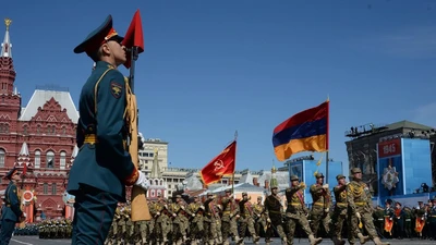 Cụ ông 76 tuổi đi bộ 2.200 km tới Moscow đón Ngày chiến thắng 