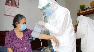 Giải ‘bài toán’ số giường ICU khi TP.HCM mở cửa trở lại