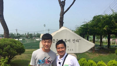 Lời chào 2017 và nghĩa cử fair play của Xuân Trường