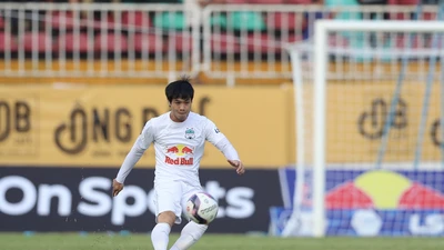 Công Phượng dưới tay Kiatisak, như cá gặp nước