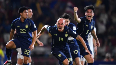 Đội tuyển Thái Lan 'nổ bom tấn' ngoại binh nhập tịch