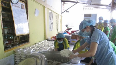 Cần Thơ: Hơn chục ngàn xuất ăn miễn phí cho thí sinh thi ĐH