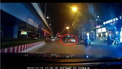 Xe ‘điên’ gây tai nạn liên hoàn rồi bỏ trốn