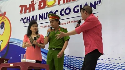 Chùm ảnh: Toàn cảnh hội thi đố vui pháp luật 'Chai nước có gián'