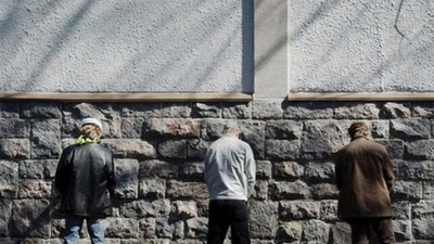 Tè bậy ngoài đường bị phạt đến 3 triệu đồng