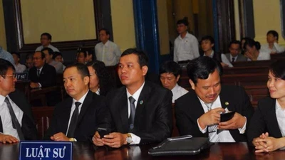 Buộc luật sư tố giác là tước đi quyền được bào chữa