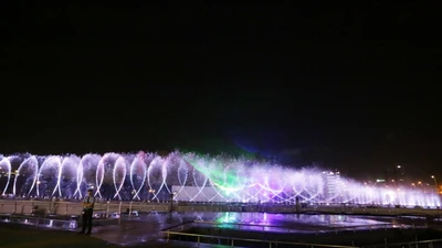 Háo hức xem biễu diễn nhạc nước 3 triệu USD