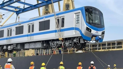 2 đoàn tàu metro số 1 đã về TP.HCM