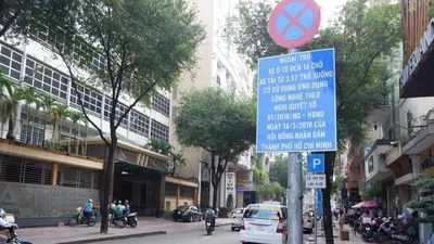TP.HCM sẽ phạt nguội nếu không trả phí đậu xe dưới lòng đường