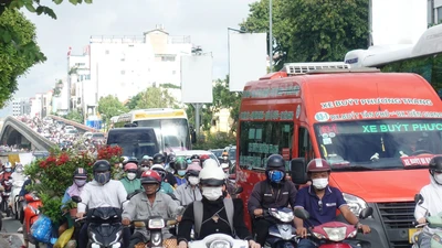 TP.HCM: Sẽ cấm xe máy lên cầu vượt Cộng Hòa - Hoàng Hoa Thám 