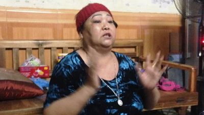 Cận cảnh 'thánh cô' chữa bách bệnh 