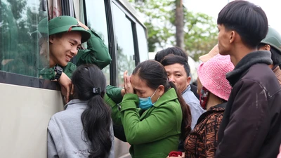 Thanh niên Quảng Bình, Thừa Thiên Huế hăng hái lên đường nhập ngũ