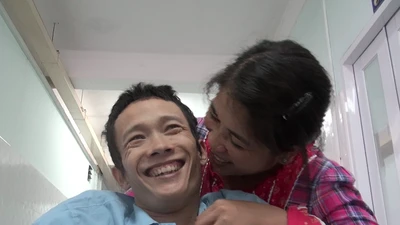 Tình yêu cổ tích của chàng bại liệt và nàng chân voi