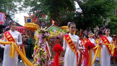 Clip: Ngàn người dự lễ rước tượng Bà Chúa xứ núi Sam