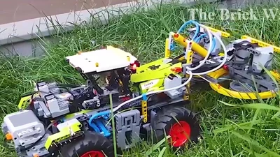 Trang thiết bị nông nghiệp hiện đại làm từ... Lego