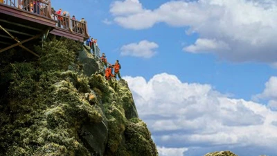 Nụ cười “Xin chào” và lối đi riêng cho người khuyết tật