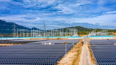 Đưa dự án điện mặt trời 12.000 tỉ đồng vào hoạt động