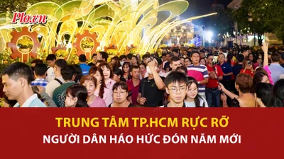 Video: Người dân nô nức đổ về trung tâm thành phố TP.HCM đón năm mới
