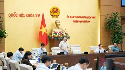 Giảm 50% thuế bảo vệ môi trường với xăng, dầu, mỡ nhờn đến hết năm 2026