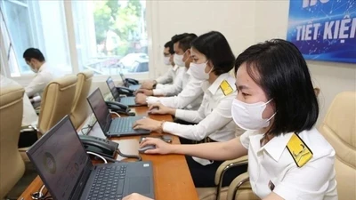 Đề xuất hỗ trợ 100% lương cho công chức thuế, miễn thuế thu nhập