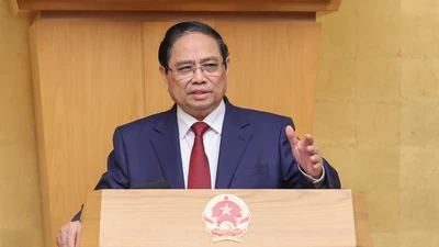 Thủ tướng: Kiên định mục tiêu tăng trưởng 2 con số