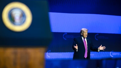 Ông Trump nói Iran báo với Mỹ rằng họ đang trong 'tình trạng sụp đổ'; Ai Cập điện đàm loạt nước Anh, Đức…