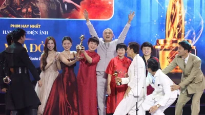 Phim 'Mưa đỏ' thắng lớn tại giải thưởng Ngôi sao xanh 2025