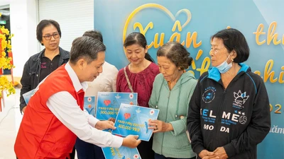 TP.HCM: Tết Nhân ái lan tỏa yêu thương đến 200 hộ gia đình có hoàn cảnh khó khăn