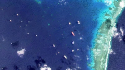 Ảnh vệ tinh chụp ngày 1-11 cho thấy sự hiện diện của các tàu gần đá Ba Đầu, thuộc quần đảo Trường Sa của Việt Nam. Ảnh: PLANET LABS 