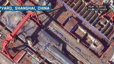 Hình ảnh vệ tinh chụp ngày 23-10 cho thấy quá trình đóng tàu sân bay Type 003 tại nhà máy đóng tàu Giang Nam. Ảnh: CSIS/MAXAR