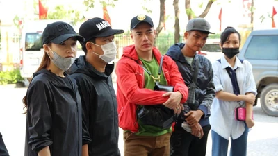 Ngày 23-10: Nhận thêm 100 triệu đồng hỗ trợ cho miền Trung