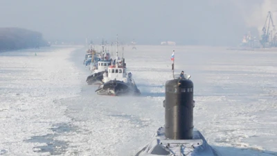 Tàu ngầm HQ 183 Hồ Chí Minh “vượt băng” về Việt Nam