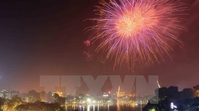 Thủ đô Hà Nội đón năm mới Ất Mùi với niềm tin và hy vọng