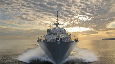 Cận cảnh chiến hạm Mỹ vừa tuần tra trên Biển Đông