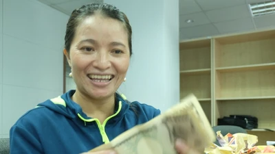 Clip: Nghe chị Hồng ve chai chia sẻ về những dự định tương lai