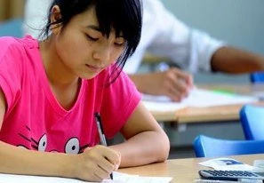 Clip thủ khoa ĐH Ngoại thương chỉ cách lấy 10 điểm môn tiếng Anh