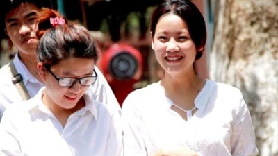 Clip thí sinh phấn khởi vì đề thi môn Địa lý 'trúng tủ' 