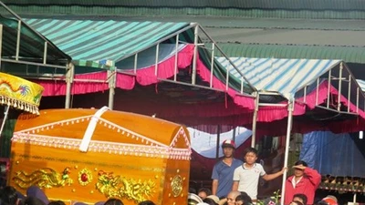 Clip đưa tiễn 6 nạn nhân vụ thảm sát Bình Phước về nơi an nghỉ