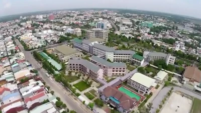 Clip: Nhìn thành phố Tam Kỳ đẹp 'lộng lẫy' từ trên cao