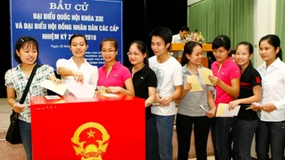 Quyền bầu cử của mình, sao lại nhờ người khác? 