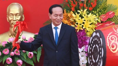 Video: Chủ tịch nước đánh trống khai giảng năm học mới