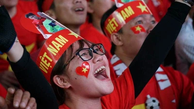 CĐV vui sướng tột cùng khi U-23 Việt Nam ghi bàn gỡ hòa